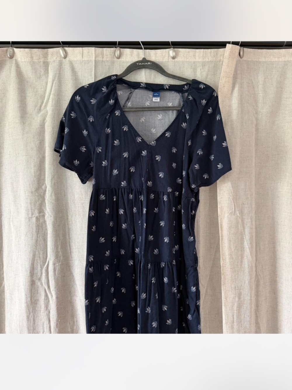 Old Navy Mini Floral V-Neck Tiered Midi Dress small petite but really just small